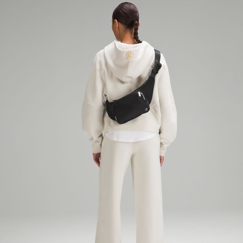 Everywhere sling bag 2.5L